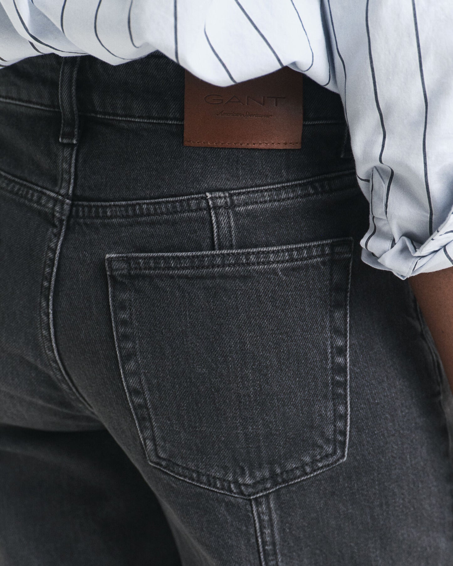 Relaxed Fit Straight Seam Jeans